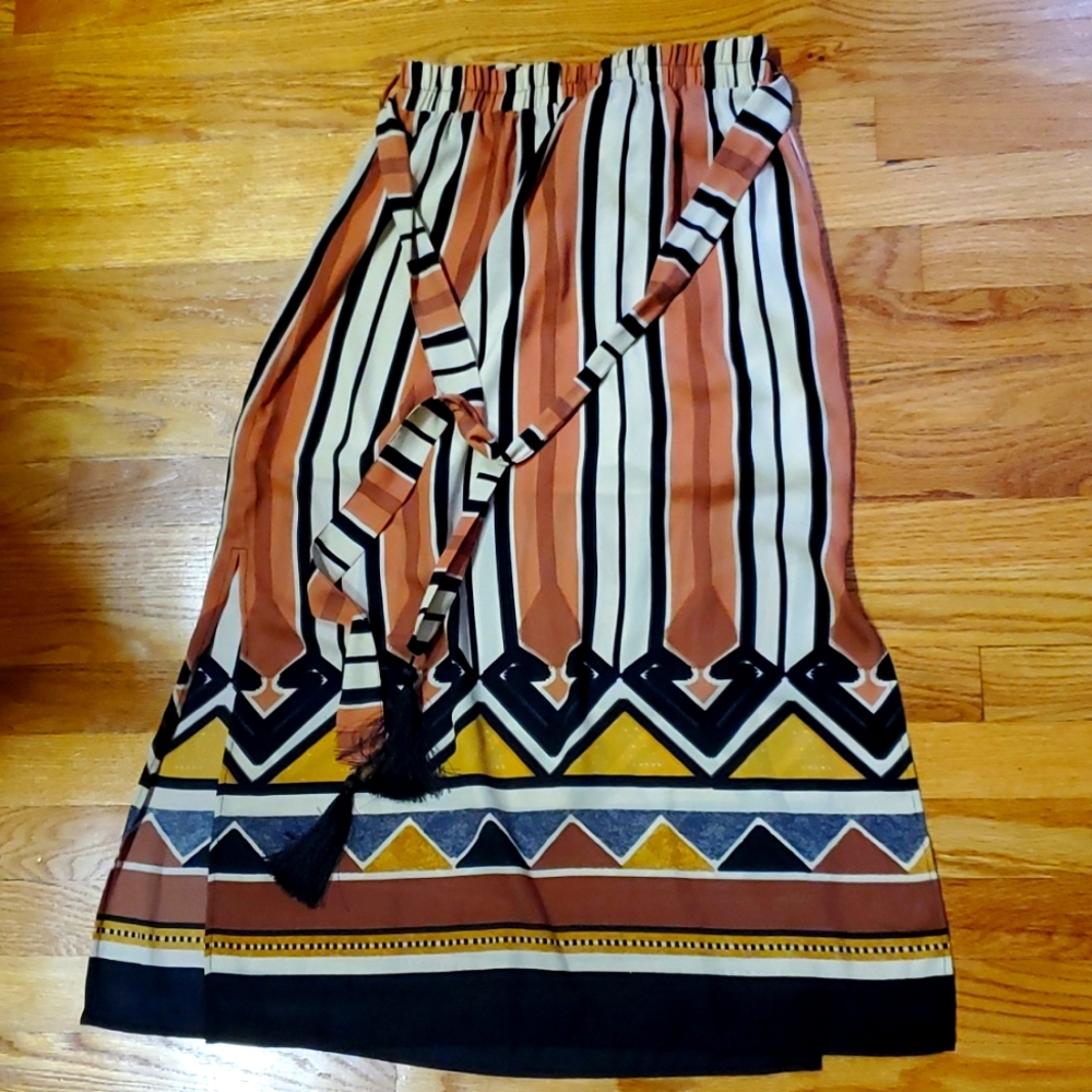 H&M multi colored skirt, size 4